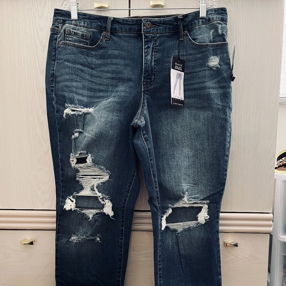 Sofia Jeans by Sofia Vergara Women's Bagi Boyfriend Distressed Jeans SIZE 16